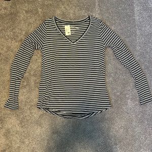 Aeropostale Seriously Soft Perfect V Long Sleeve Size XS